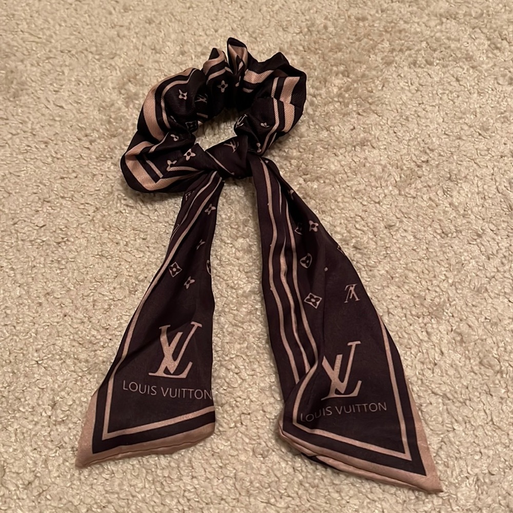 Louis Vuitton hair scrunchie